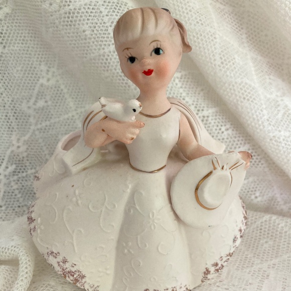 1950s Charming Vase, Girl in White Dress Vase, Rubens Planter/Vase, Bridal Vase - Picture 4 of 8